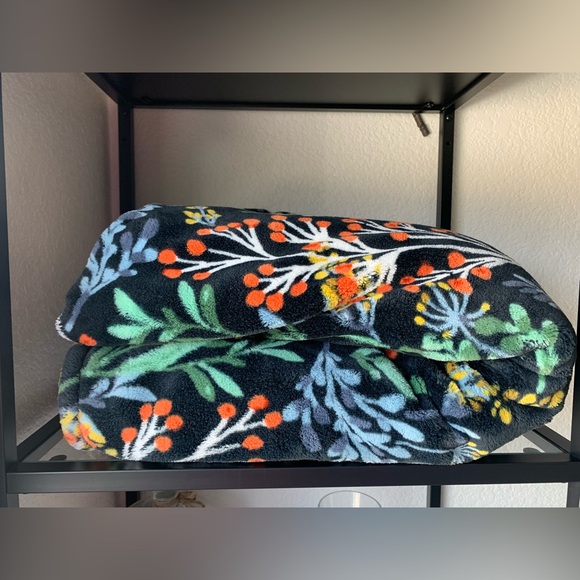 Monte & Jardin Ultra Plush Floral Throw Fleece Flower Blanket 60"x70” Warm Cozy - Picture 6 of 16